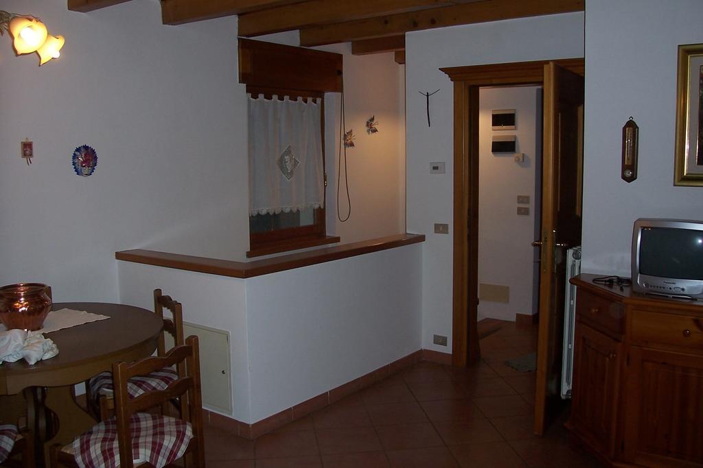 Fabbricato Indipendente Centro Διαμέρισμα Lozzo Cadore Δωμάτιο φωτογραφία